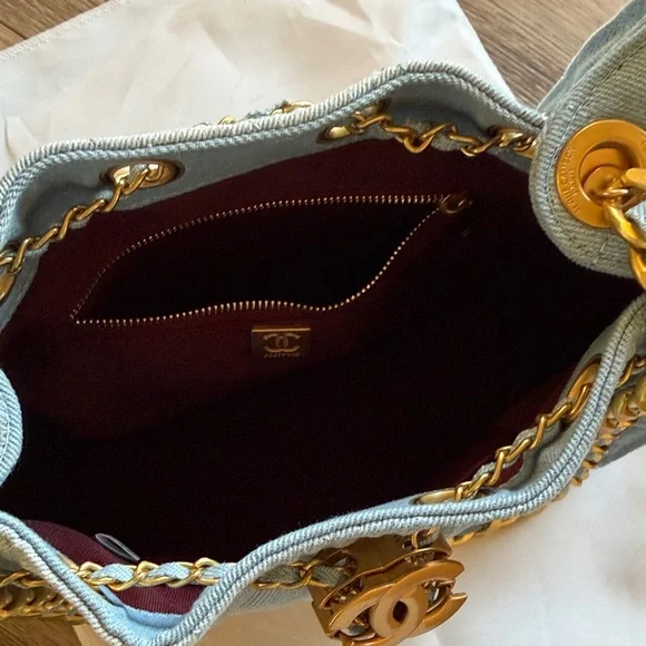 Chanel 25 Light Blue denim Jean Quilted Bag with Gold Chain look a like - Picture 9 of 9